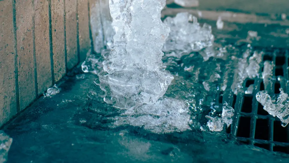 Лед оковао Далмацију, температуре падају и до -12