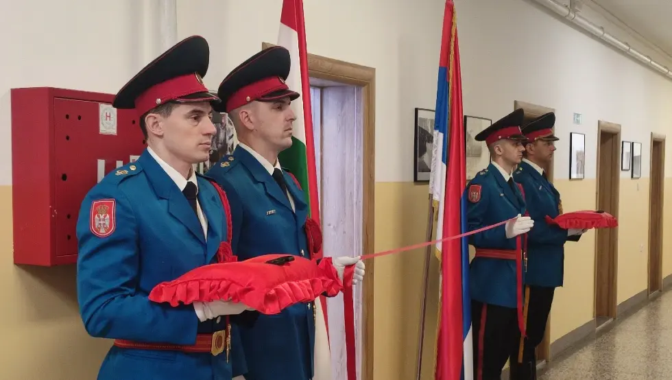 Отворена канцеларије