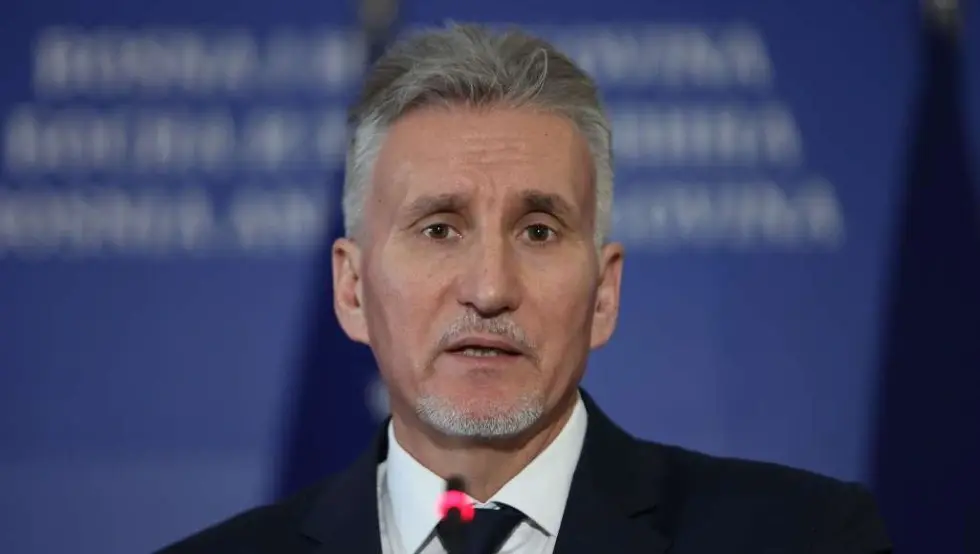 (ВИДЕО) Смијех у сали: Адемовић замијенио Радована Караџића и Радована Ковачевића