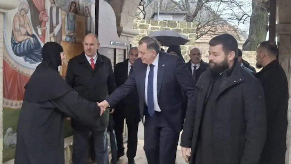 Додик у Мркоњићима, дочекао га митрополит Димитрије