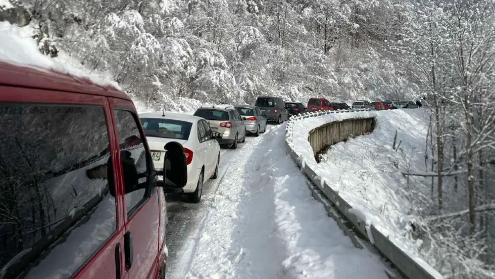 Удес код Миљевине, застој на магистралном путу Фоча - Сарајево