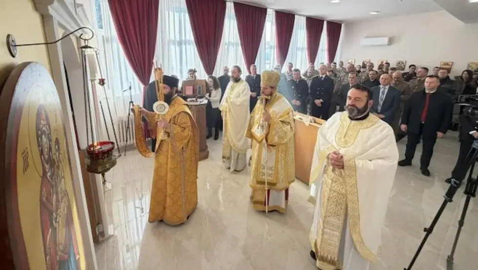 Литургија у Цркви Светих новомученика јасеновачких у касарни Козара