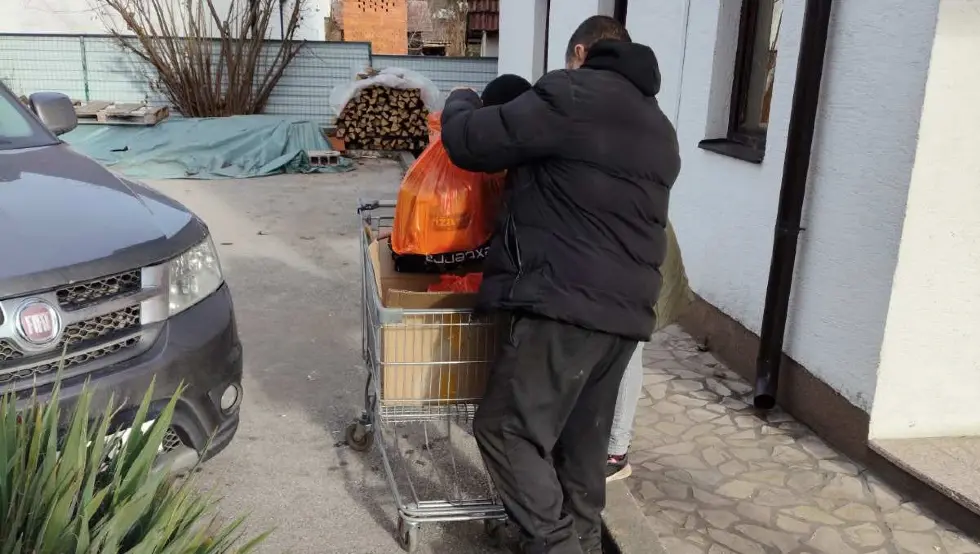 помоћ Братунац