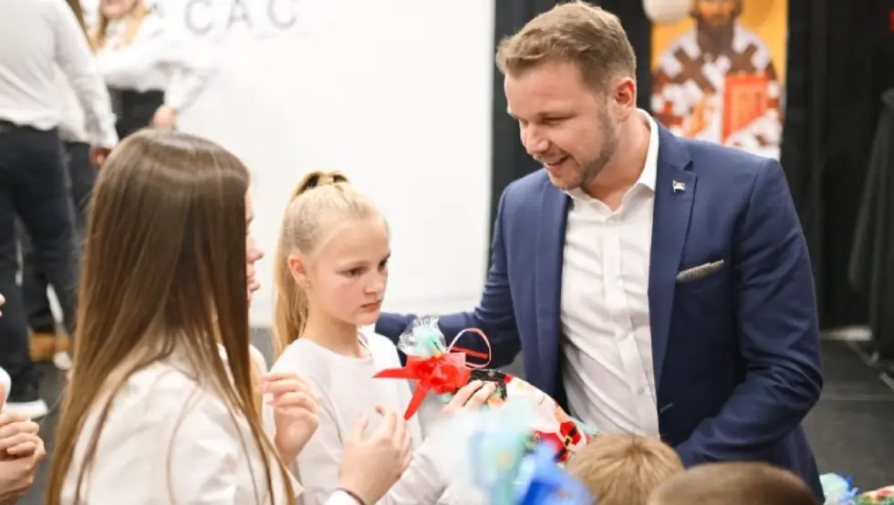 Станивуковић посјетио Кистање и Грачац: Учествовао на првој светосавској академији од Олује