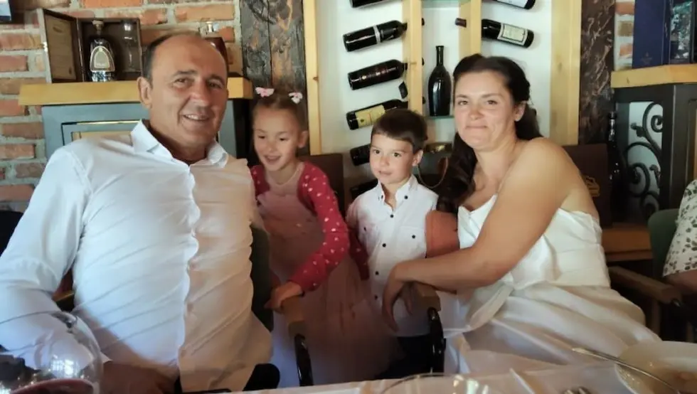 поклања земљу