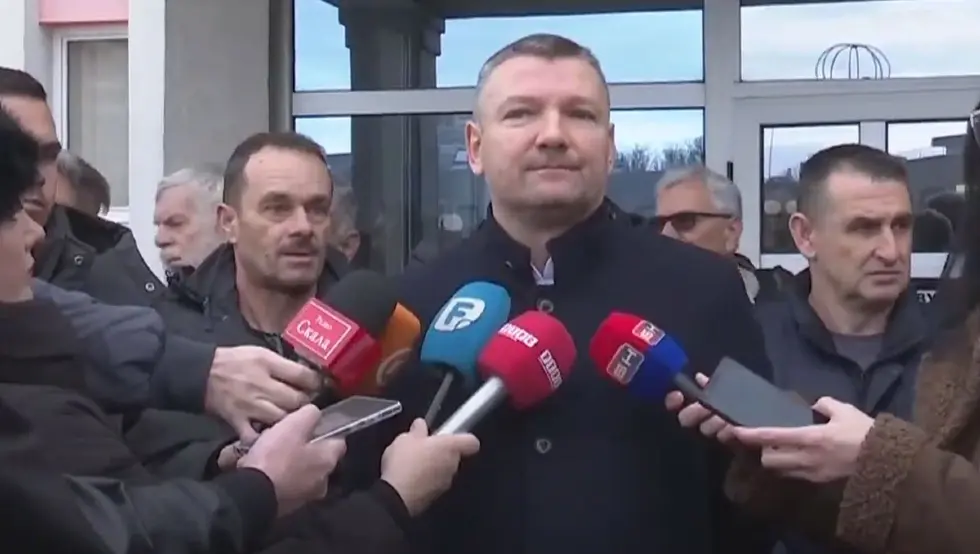 Окупљени грађани се вербално сукобили са директором РиТЕ "Угљевик"