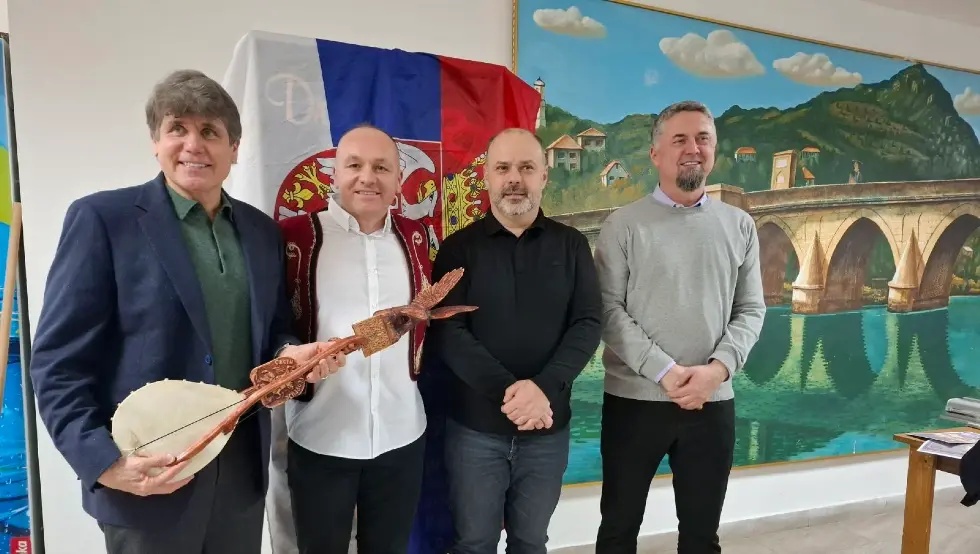 Род Благојевић гусле