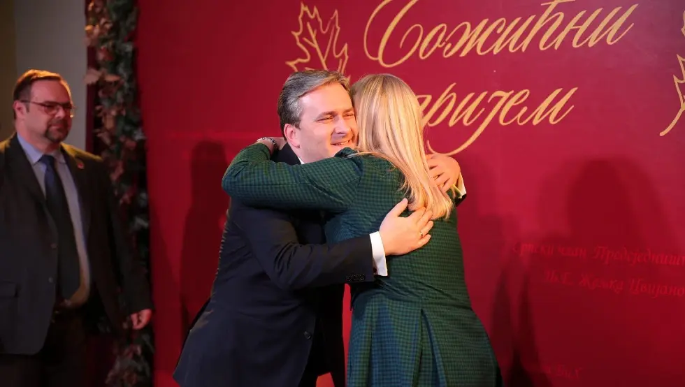 Велики број званица присуствује божићном пријему Цвијановићеве