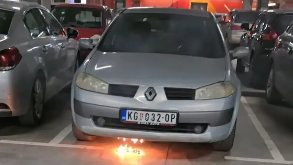 Запалио се аутомобил