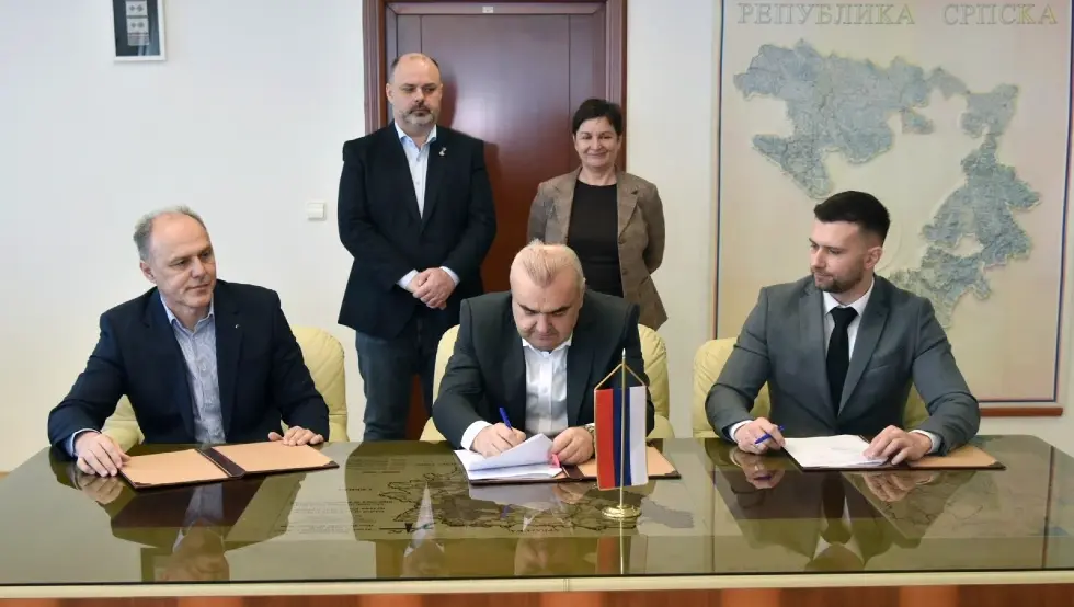 потписивање уговора за пристаниште