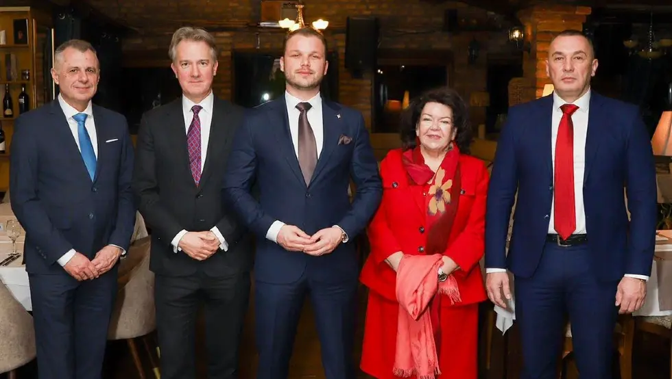 Станивуковић, Радојичић и Којић се састали са британском изасланицом