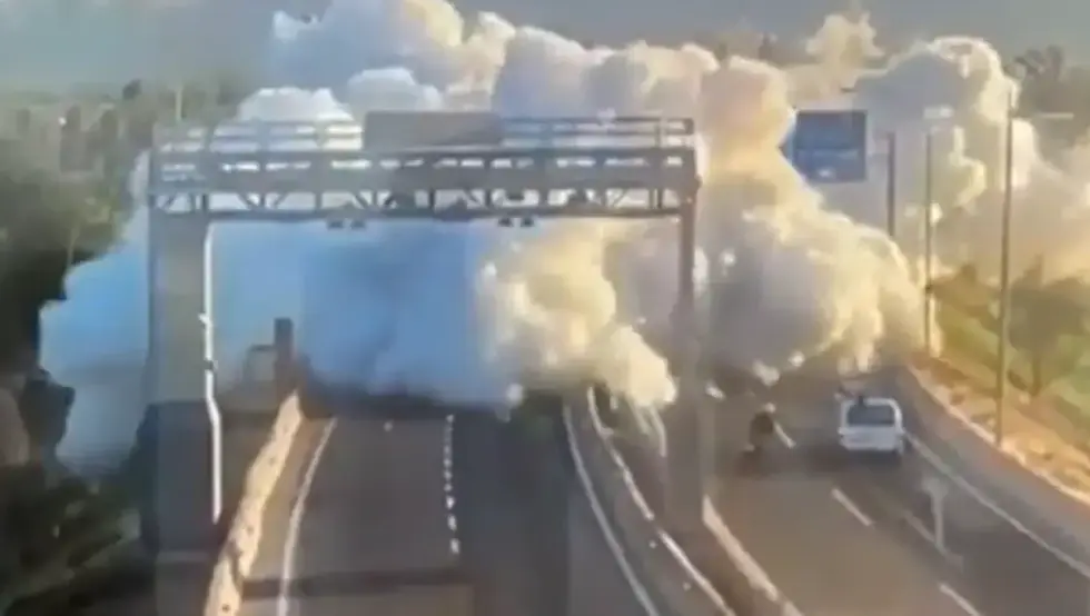 (ВИДЕО) Експлодирала цистерна, погинуло четвoро људи