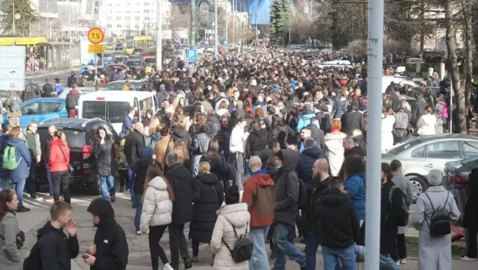 Протест у Сарајеву: Грађани траже одговорност надлежних за трамвајску несрећу