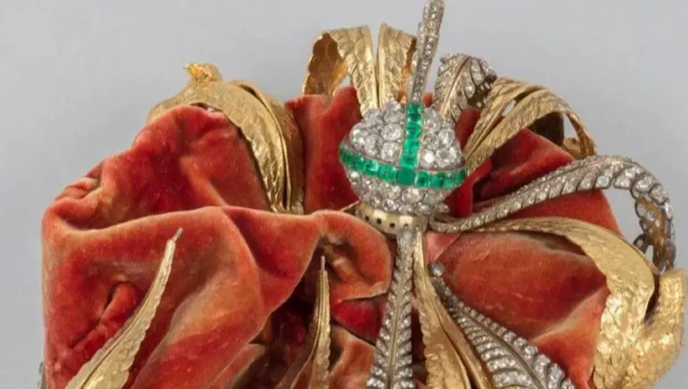 круна из Лувра