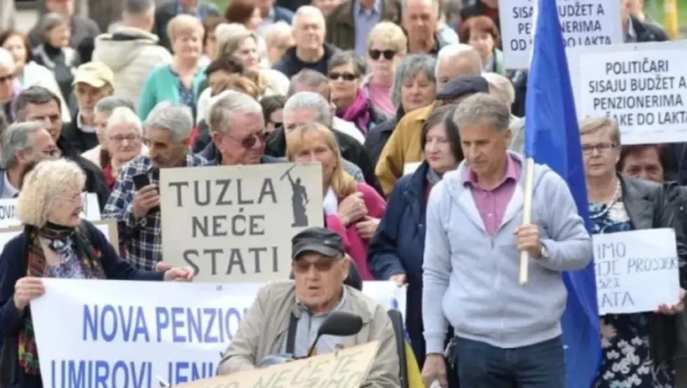 Тузла протест пензионера
Izvor
