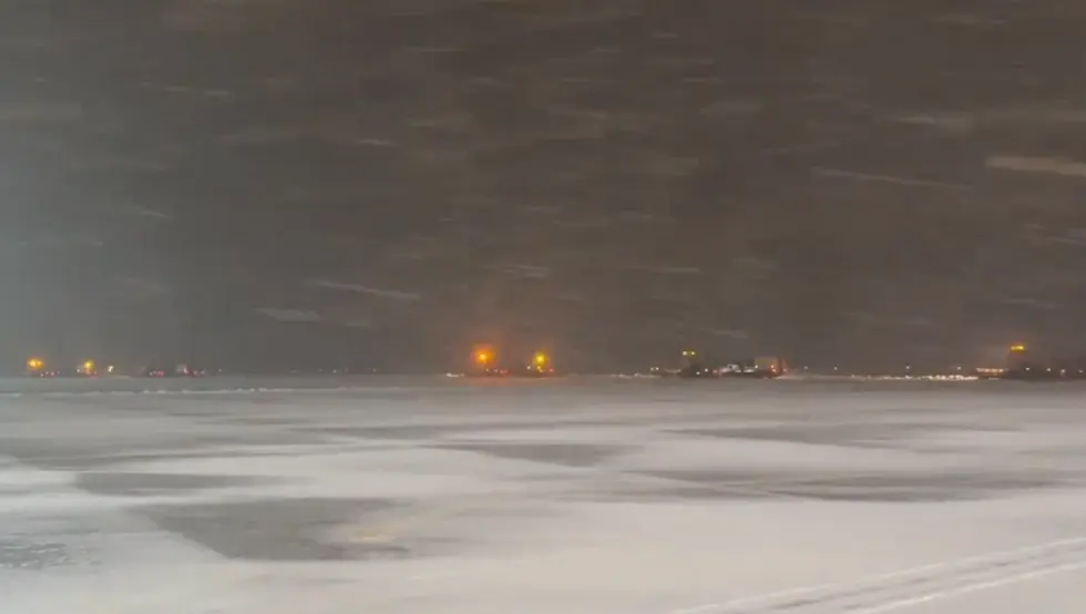 (ВИДЕО) Хаос у Румунији: Због сњежне мећаве затворени аутопутеви и пруге, отказани летови, а 50.000 домаћинстава без струје