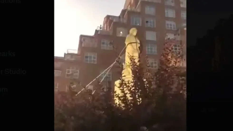 Колумбо статуа