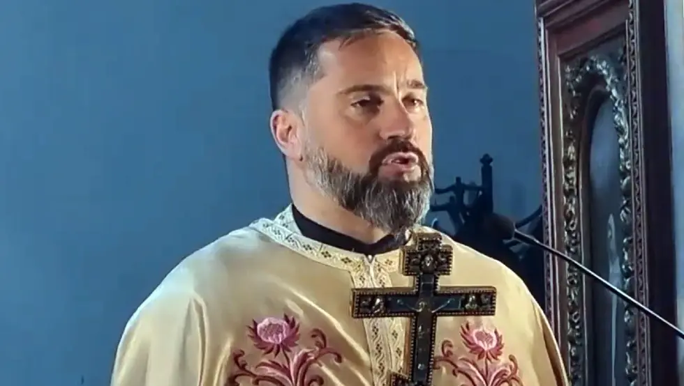 Свештенику поново запаљен аутомобил