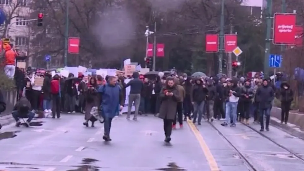 Окупљени у Сарајеву траже хитне оставке, транспарентну истрагу, реорганизацију јавног превоза