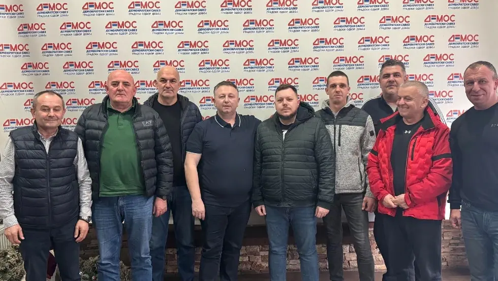 Предсједник, потпредсједник и већина чланова ПСС Петрово прешли у ДЕМОС