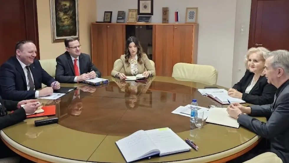 Контролисати раст цијена и ограничити маржу