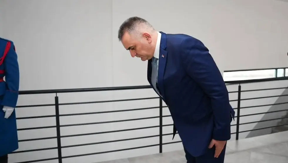 Минић одао почаст погинулим борцима: Наставићемо да градимо Српску достојну њихове жртве