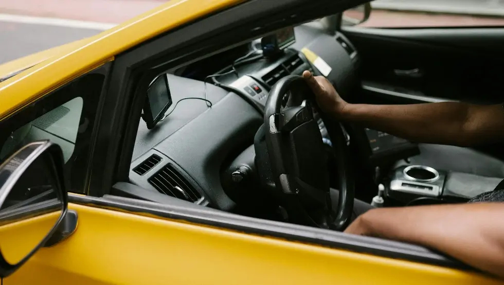 Добре вијести за таксисте: Уставни суд укинуо ограничење