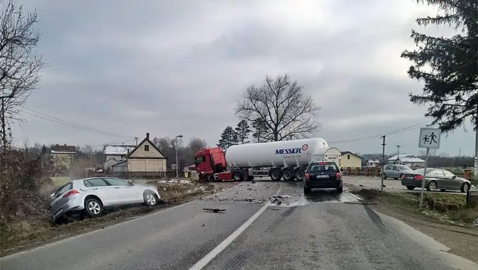 Судар цистерне и аута код Бијељине