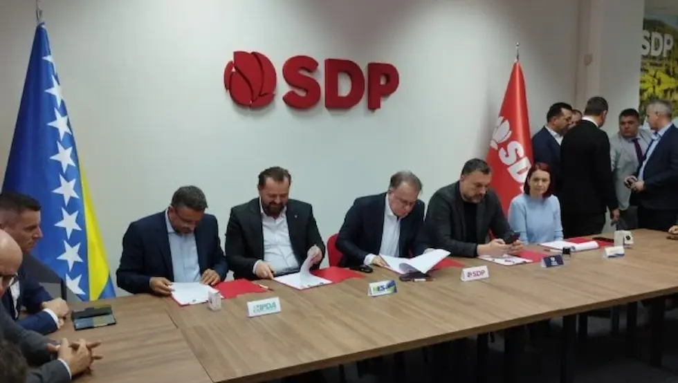 Сарајево "гори" од проблема: Никшић и Конаковић побјегли у Бањалуку да потпишу споразум