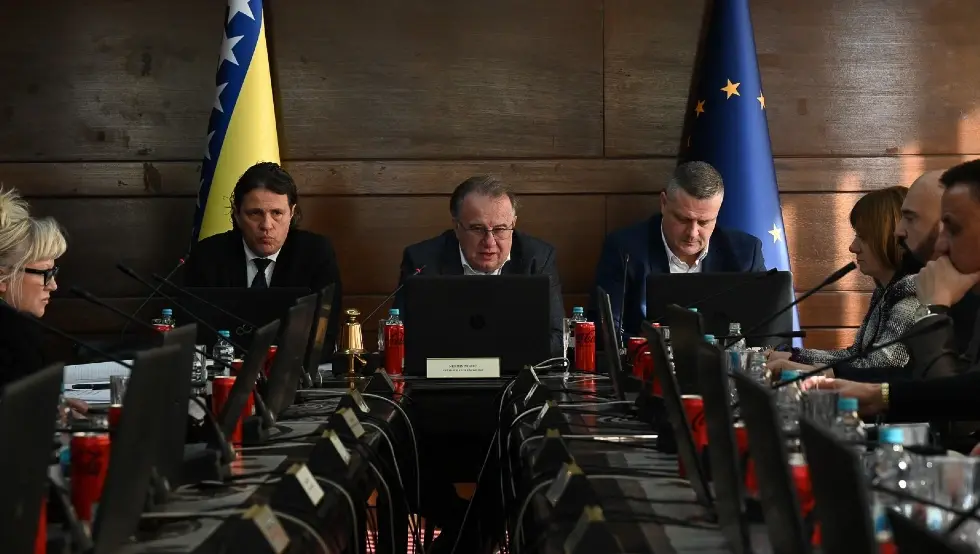 Федерална влада се задужује 400 милиона КМ