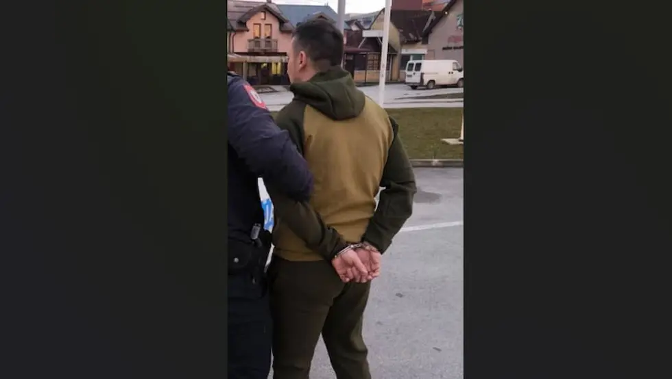 Детаљи хапшења троје инспектора: Пронађено 60.000 КМ