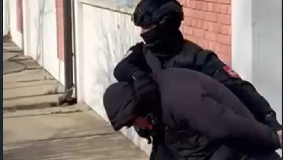 (ВИДЕО) Огњен Орашанин Орас спроведен у Тужилаштво БиХ: Фалсификовао љекарски налаз