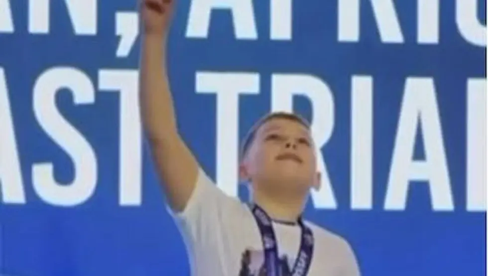 (ВИДЕО) Прича која слама срце: Богдан (9) прије два мјесеца изгубио мајку па јој посветио медаљу