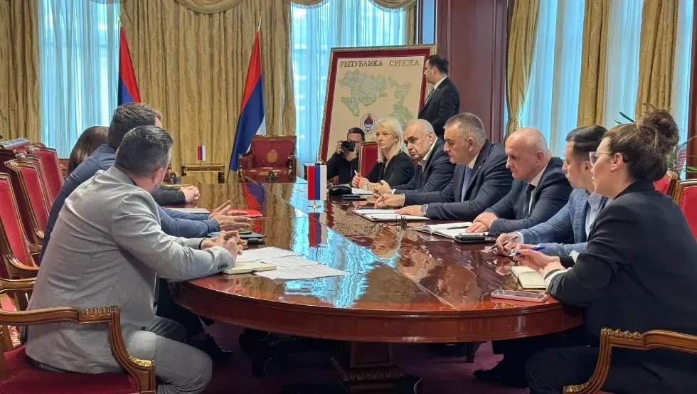 Састанак Љубија