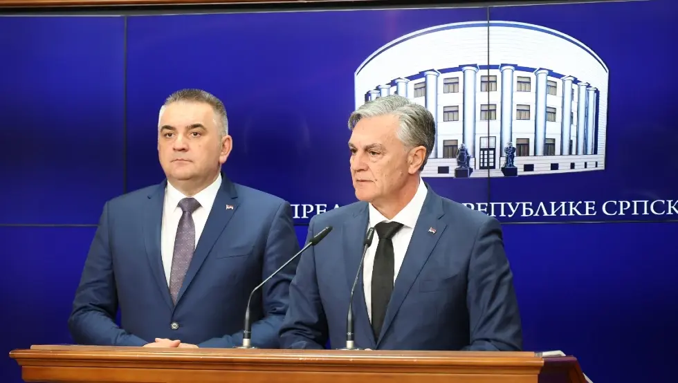 (УЖИВО) Конференција за новинаре Карана и Минића