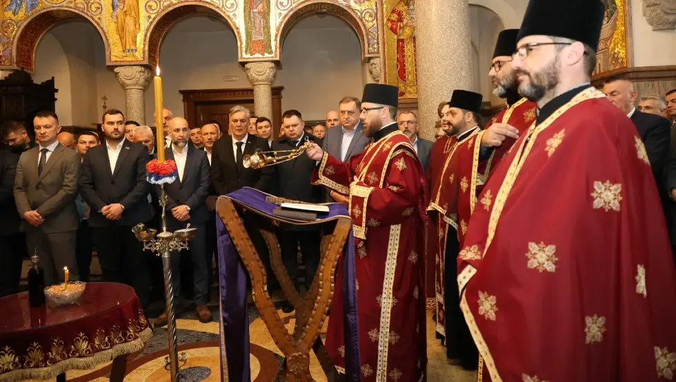 (ФОТО) Молитвено сјећање у Храму Христа Спаситеља за жртве НАТО агресије