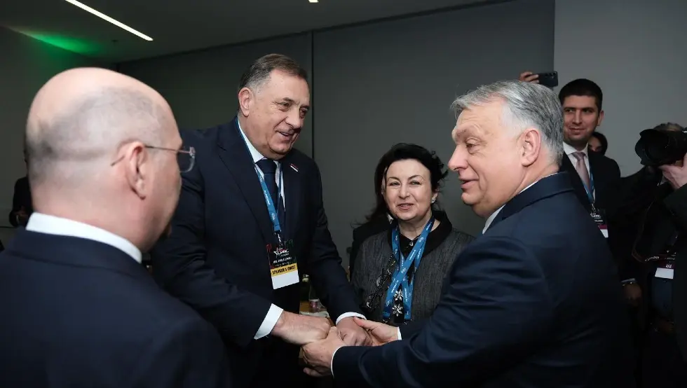 (ФОТО) Додик позвао Србе у Мађарској да подрже Орбана