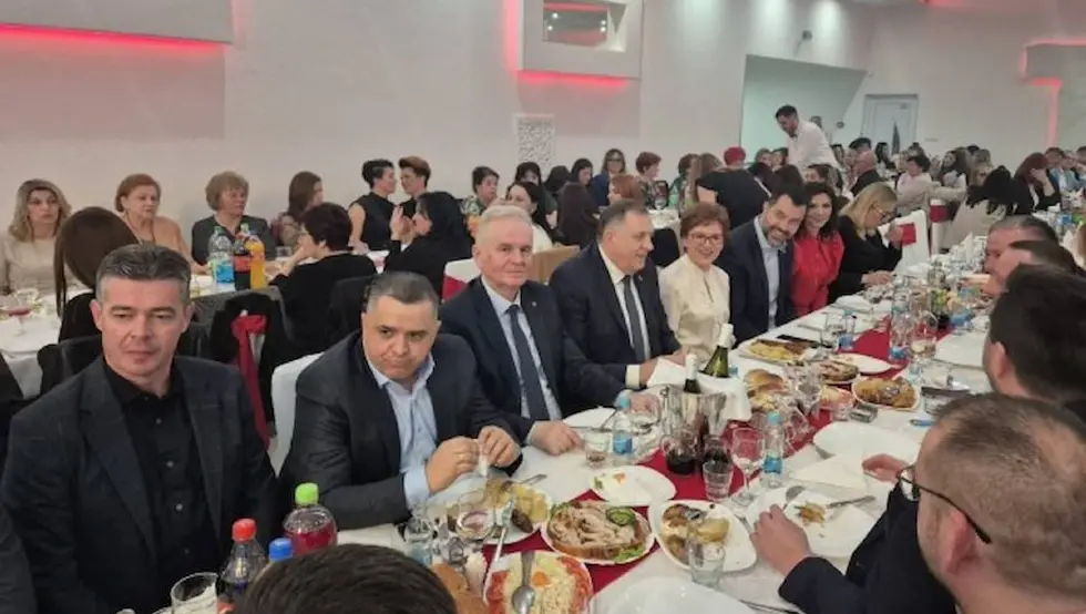 (ФОТО) Додик: О женама ни изблиза није опјеван њихов значај за породицу и друштво