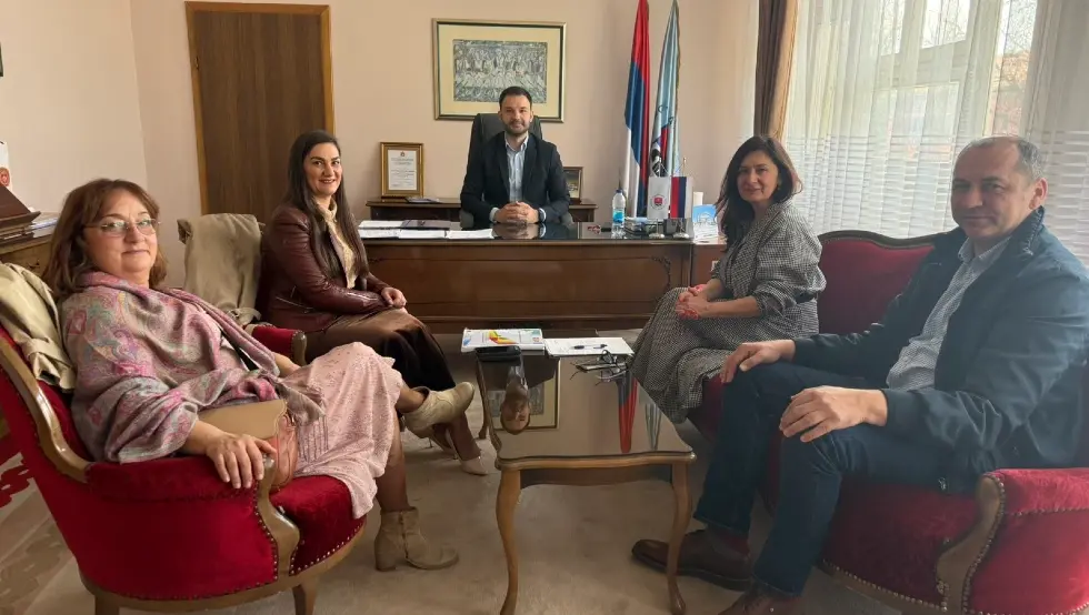 Приједор школа