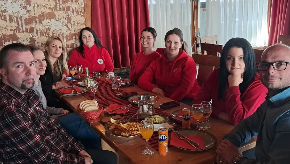 Добој туђа њега помоћ