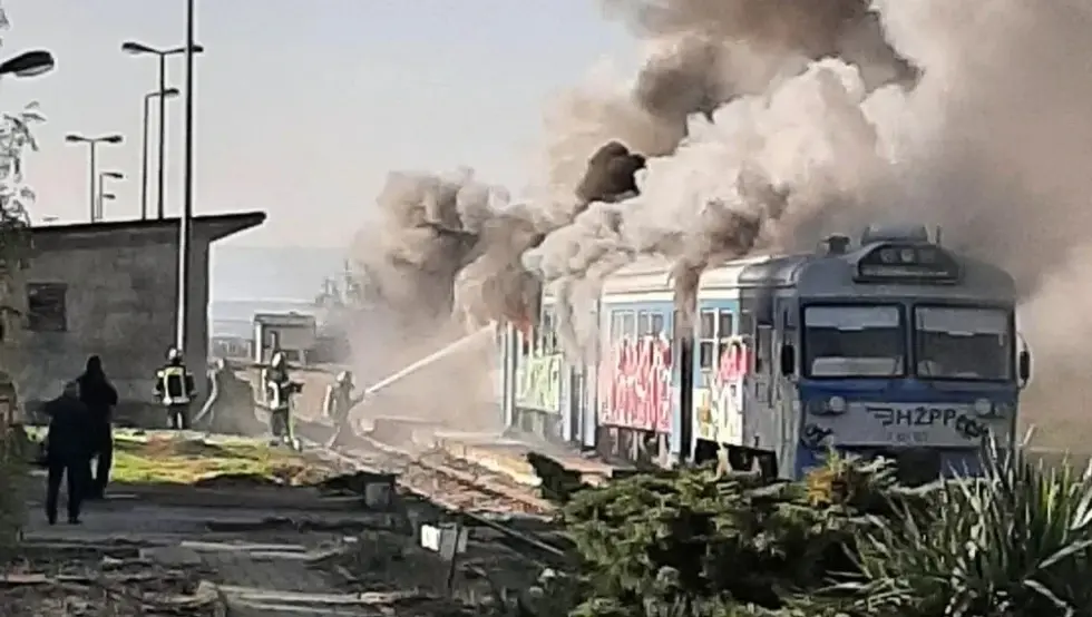 запаљен воз