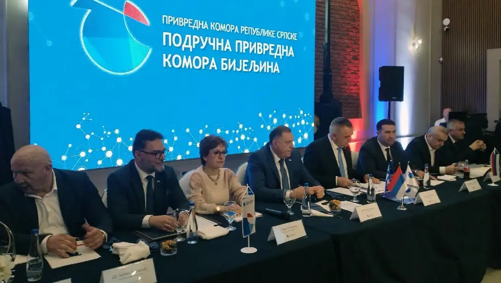 Састанак бијељинске Привредне коморе са привредницима, присуствују Минић и Додик