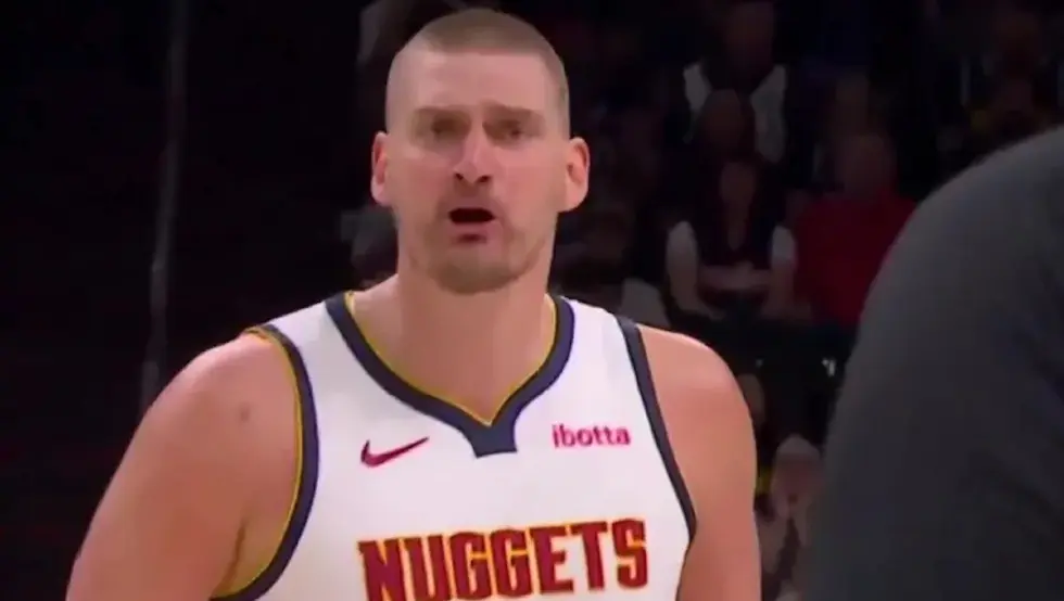 Јокић побјеснио на жену усред меча, окренуо се ка њој послије сумњиве одлуке и свашта јој рекао