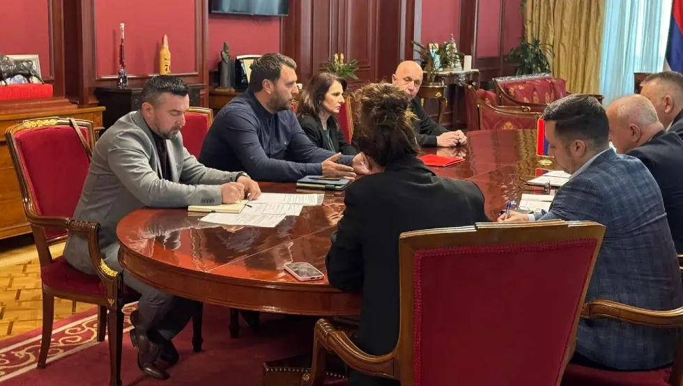 Састанак Љубија