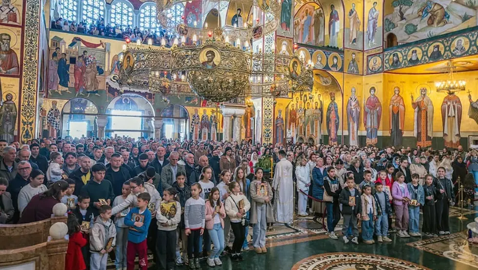 Јоаникије освештао звона