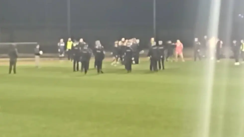 (ВИДЕО) Туча у Добоју након меча Слоге и Жељезничара