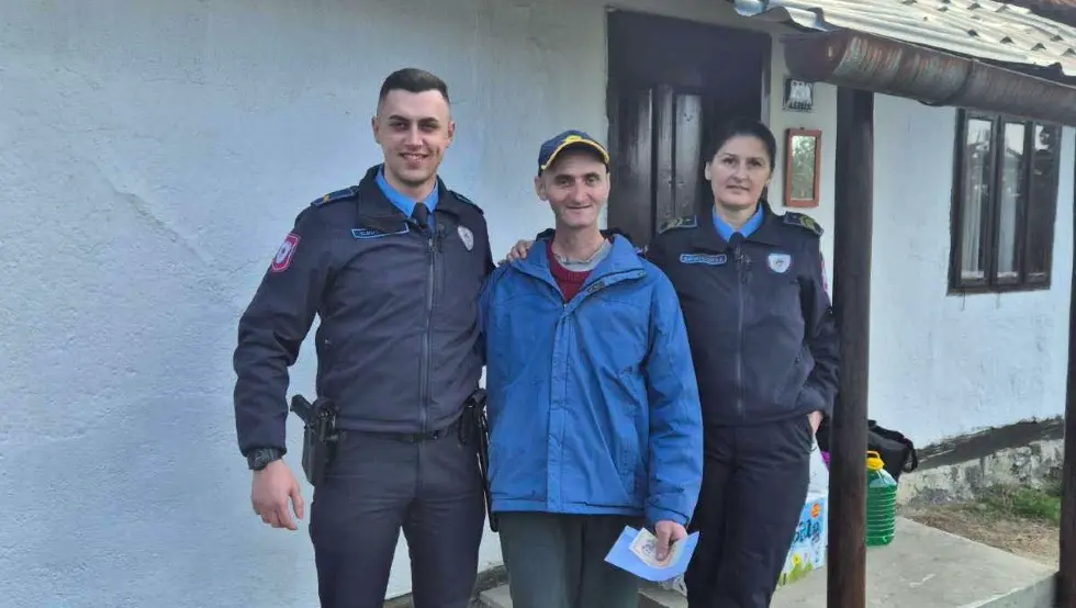 Полиција помоћ