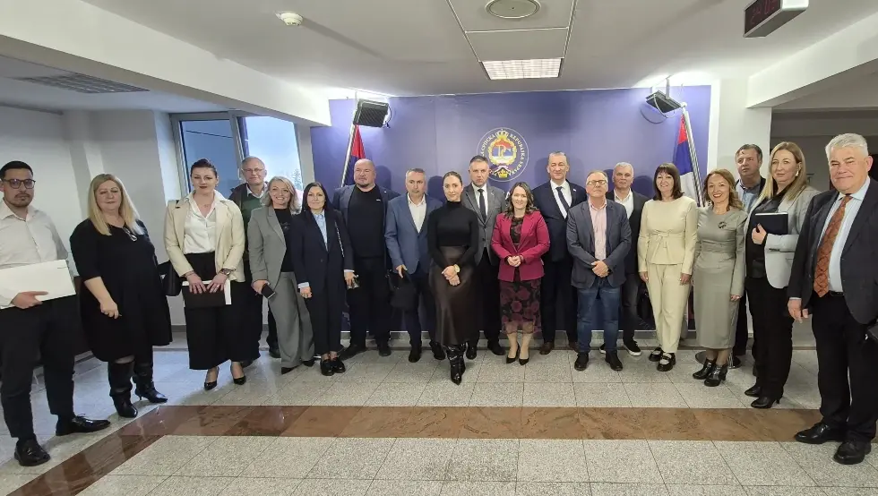 Уписна политика