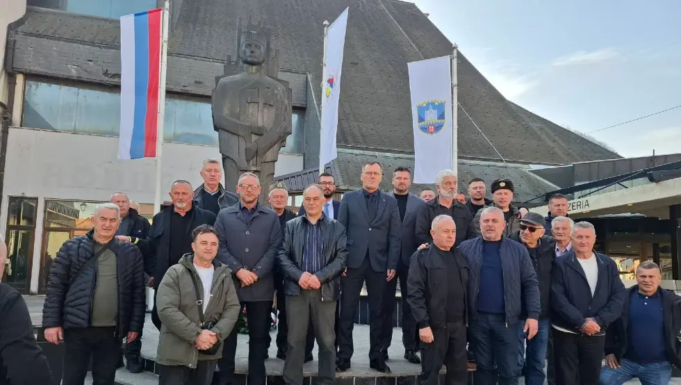 Остојић одао пошту