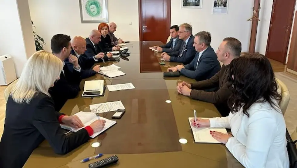 Ђокић са Унијом послодаваца: Дефинисати мјере за убрзање инвестиција у соларне електране